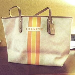 Signature Varsity City zip top tote